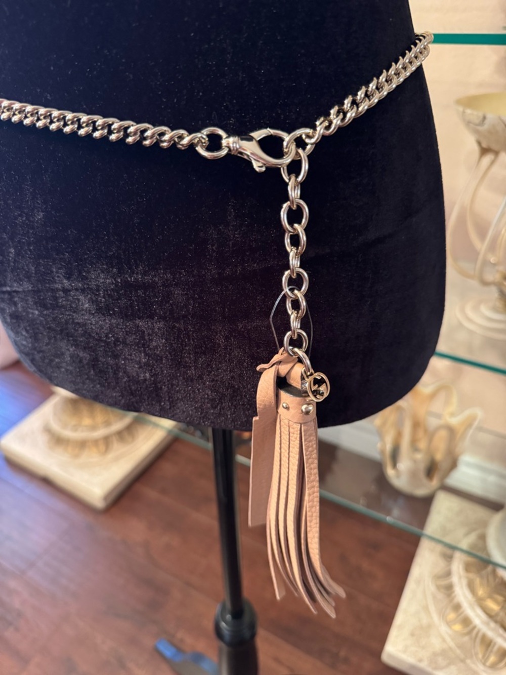 GUCCI CHAIN TASSEL GOLD / BEIGE LEATHER BELT NEW WITH TAGS - Picture 5 of 16